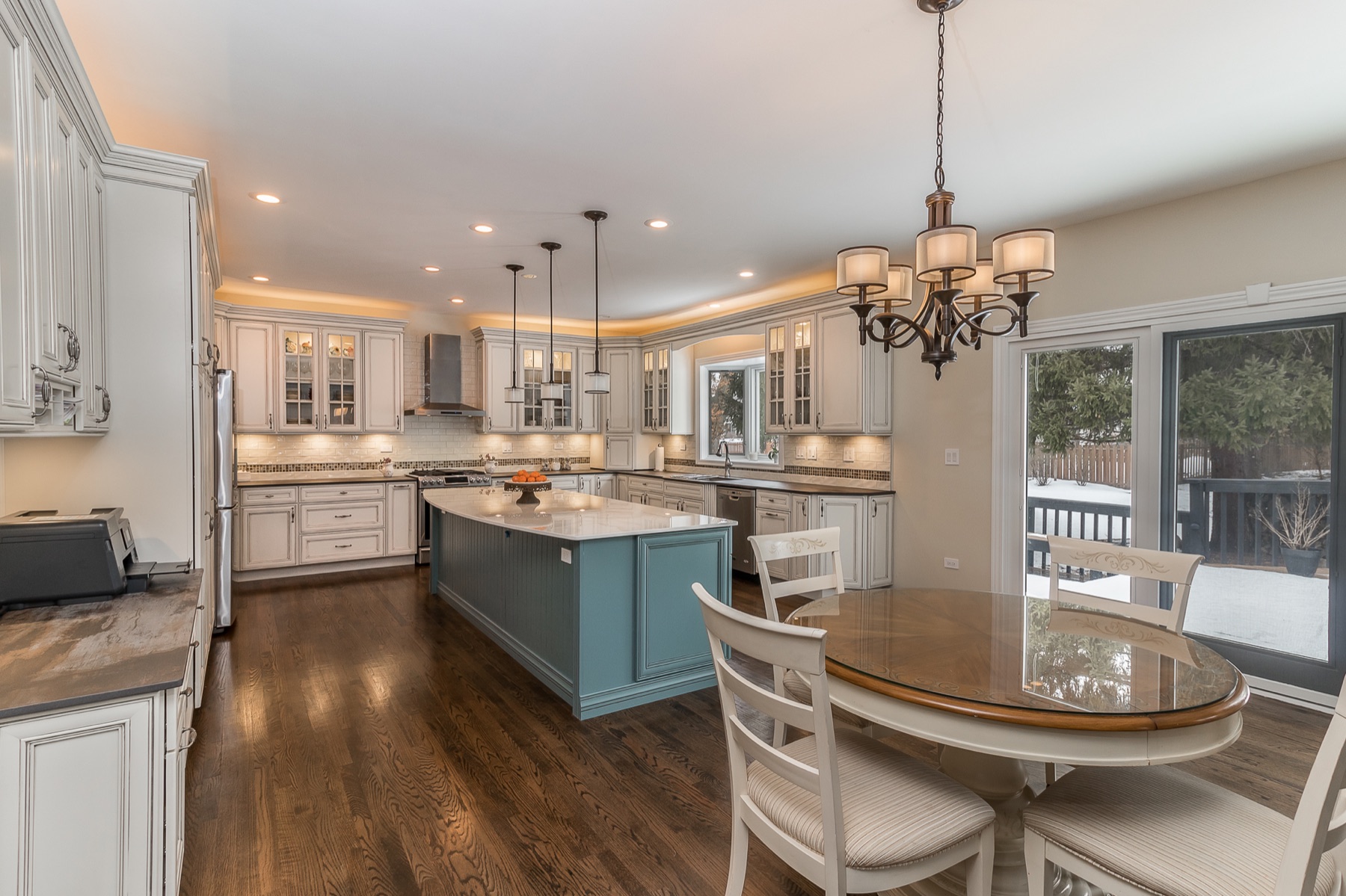Completed Lombard renovation — Kitchen and breakfast area